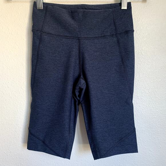 NWT Outdoor Voices Double Time 10" Shorts in Navy Blue - Picture 2 of 6